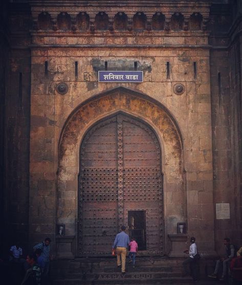 Shanirwar Wada: The Heart ❤️ of Pune. #India #Bharat #IncredibleBharat Shaniwar Wada, Maharashtrian Culture, Pune Maharashtra, Ancient Indian Architecture, Photoshop Digital Background, Art Studio Design, Cute Couples Photography, Indian Architecture, Haunted Places