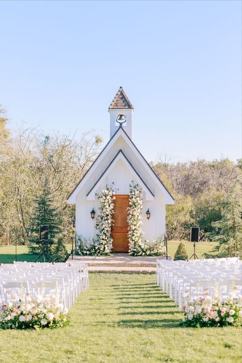 Wedding Ceremony Chapel, Outdoor Wedding Chapel, Blush Wedding Ceremony, Little White Chapel, Elegant Wedding Venues, Beautiful Outdoor Wedding, Dream Wedding Venues, Country Church, Future Wedding Plans