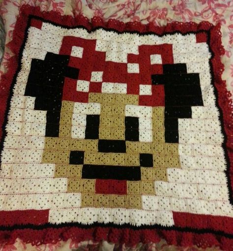 Minnie Mouse Granny Square Pattern, Granny Square Character Blanket, Granny Square Pixel Blanket, Pixel Crochet Blanket, Blanket Granny Square, 100 Crochet Stitches, Character Blankets, Minion Crochet, Crochet Square Blanket