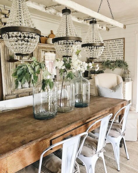 Farmhouse style antique kitchen. Beachy Farmhouse, Village Kitchen, Rustic Boutique, Ikea Farmhouse, Farmhouse Guest Bedroom, Shabby Chic Dining Room, Kitchen Gardening, Guest Bedroom Makeover, Liz Marie