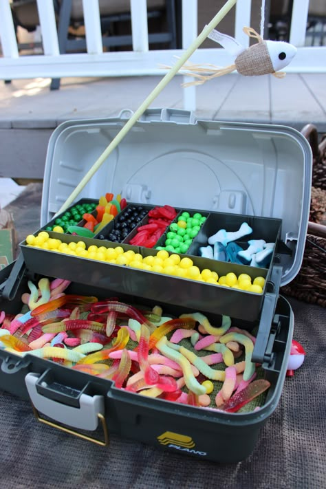 Candy Station all edible tackle/fish bait Fishing Themed Birthday Party, Baby Shower Fishing, Fishing Birthday Party, O Fish Ally, Fish Bait, Camping Birthday Party, Candy Station, Fishing Party, Baby Fish