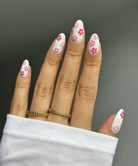 Pink Flower Nails, 2023 Pink, May Nails, Gold Prom, Nails Gold, Broken Nails, Summery Nails, Nails Square, Nails Blue