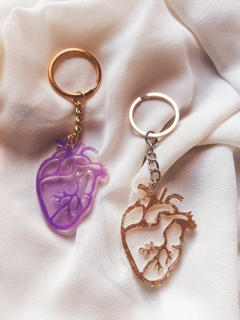 Nurse Crafts, Taylor Merch, Resin Keychain, Epoxy Resin Crafts, Medical Art, Diy Resin Crafts, Miniature Crafts, Small Business Ideas, Resin Diy