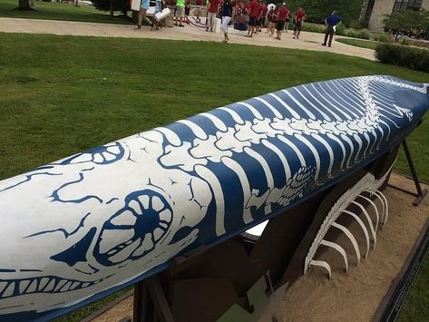 21 Kayak Painting Ideas & Designs - Kayak Help Kayak Painting, Kayak Decor, Canoe Painting, Kayak Cooler, Aluminum Canoe, Painted Canoe, Kayak Art, Wooden Kayak, Surfboard Painting