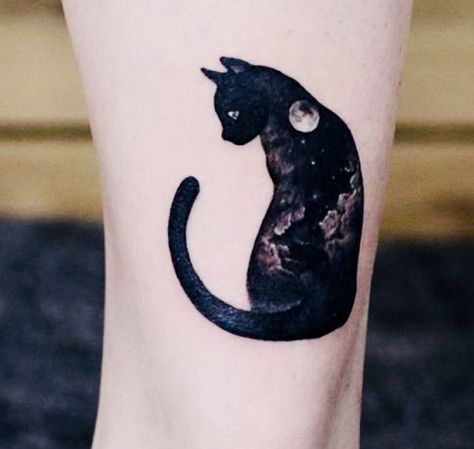 Black Cat Tattoo, Black Cat Tattoos, Cat Tat, Cat Tattoo Designs, Geniale Tattoos, Black Cat Art, A Black Cat, Skin Art, Mini Tattoos