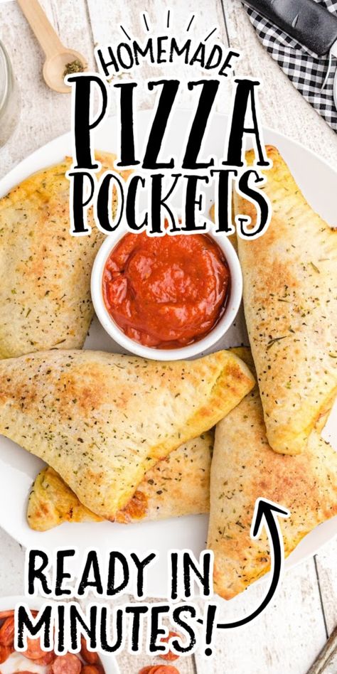 Pizza Pockets Recipe, Homemade Pizza Pockets, Tasty Pizza, Pizza Wraps, Crispy Pizza, Pizza Pockets, Cheesy Pizza, Freezer Breakfast, Breakfast Meals