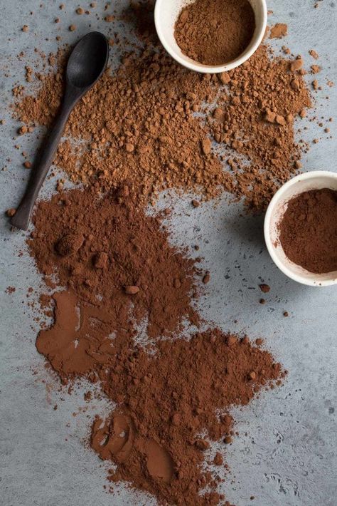 Cacao Powder Recipe, Cacao Benefits, Ingredients Photography, Caffe Mocha, Cocoa Drink, Chocolate Photos, Cacao Chocolate, Baking Cocoa, Chocolate Powder