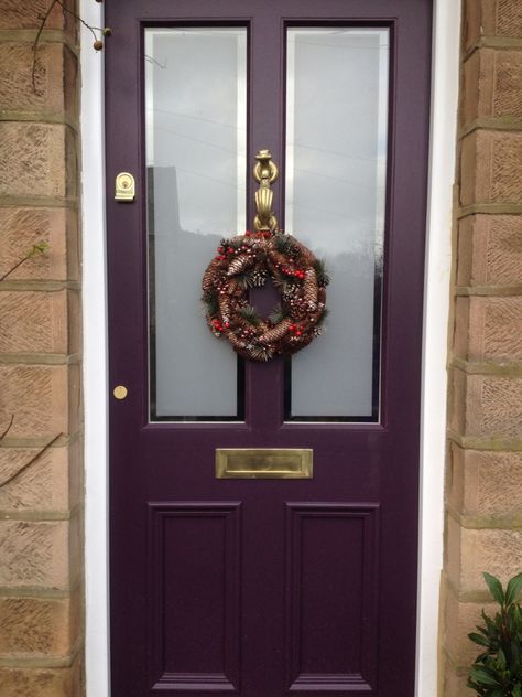 Front door, farrow and ball Pelt and brass furniture, Christmas wreath Plum Front Door, Burgundy Front Door, Front Door Farrow And Ball, Front Door Colours, Exterior House Doors, Paint My Room, Victorian Front Doors, Kitchen Refacing, Front Door Inspiration