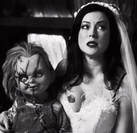 Chucky Bride, Tiffany Bride Of Chucky, Chucky Tiffany, Tiffany Bride, Human Centipede, Chucky Movies, Helloween Wallpaper, Childs Play Chucky, Chucky Doll