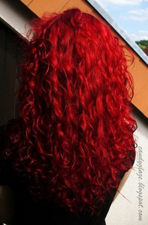 Red Curls, Short Red Hair, Red Hair Inspo, Red Curly Hair, Fun Makeup, Dyed Red Hair, Bright Red Hair, Colored Curly Hair, Trendy Hair Color