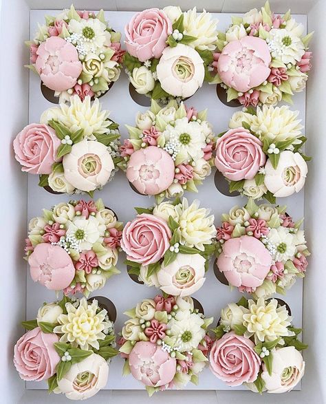 Inside Kerry’s Bouqcakes with Kerry Roberts Wedding Flower Cupcakes, Cupcake Flower Bouquets, Frosting Flowers, Cupcake Decorating Tips, Cupcakes Ideas, Cupcake Decorations, Cupcake Cake Designs, Buttercream Cupcakes, Floral Cupcakes