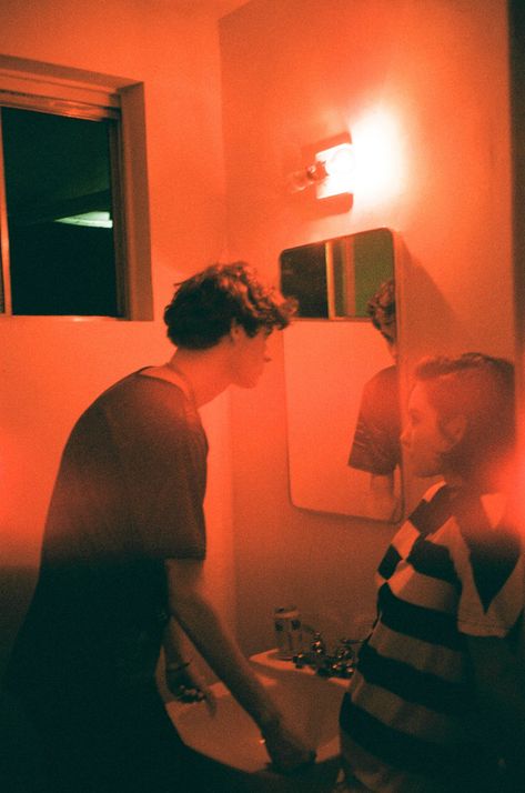 Red Couple, Orange Aesthetic, Photography Aesthetic, Foto Art, Cinematic Photography, 35mm Film, Red Light, Photography Inspo, Cinematography