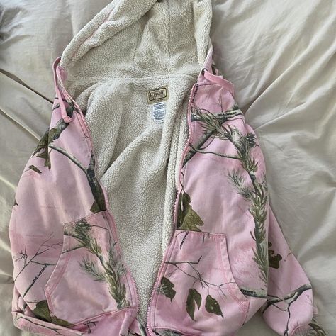 pink realtree camo sherpa zip up soo warm and... - Depop Pink Camo Clothes, Realtree Aesthetic, Camo Zip Up, Camo Zip Up Hoodie Outfit, Pink Camo Outfit, Camo And Pink Outfit, Cozy Warm Outfits, Pink And Camo Outfit, Camo Coquette