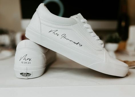 AmyAbi - Etsy Vans For Wedding Shoes, Custom Painted Wedding Shoes, White Vans For Wedding, Matching Shoes Wedding, Custom White Wedding Vans, White Wedding Vans, Mr And Mrs Shoes, White Wedding Sneakers, Custom Wedding Vans