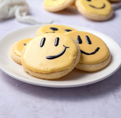 Smiley Face Cookies, Smiley Cookies, Sugar Cookie Buttercream Frosting, Smile Cookies, Face Cookies, Blog Topic Ideas, Flood Icing, Make Butter, Topic Ideas