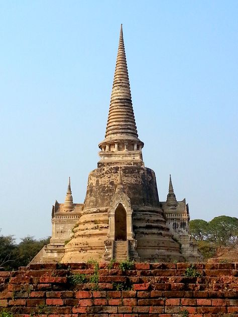 Temple in Ayutthaya, Thailand (www.beautifulview.org) Nakhon Pathom, Ayutthaya Thailand, Temple Thailand, Ancient Indian Architecture, Temple Photography, Temple Architecture, Thai Art, Indian Architecture, Buddhist Temple