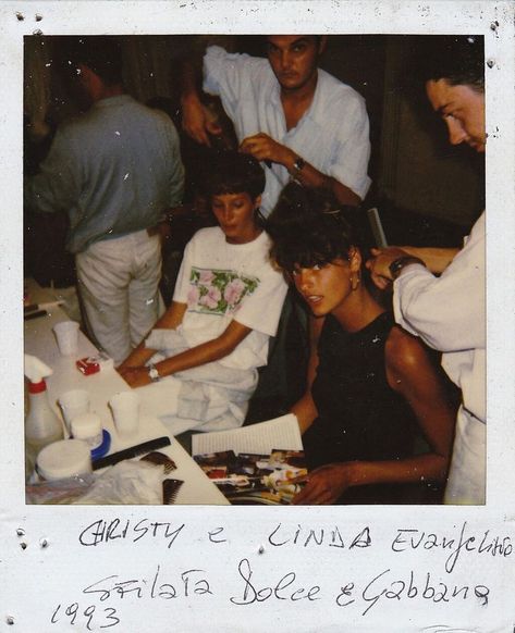 Runway Aesthetic, Dolce And Gabbana Runway, Models Backstage, Original Supermodels, 90s Supermodels, 90s Models, Linda Evangelista, Model Inspo, Christy Turlington