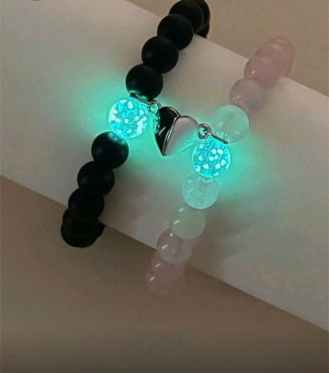 Matching Couple Jewelry Bracelets, Jewellery Dark Aesthetic, Cute Matching Accessories Couple, Cute Matching Jewelry For Couples, Matching Jewelry Set, Glow In The Dark Bracelets, Bff Jewelry For 2 Best Friend Bracelets, Aesthetic Matching Bracelets, Couple Things To Buy