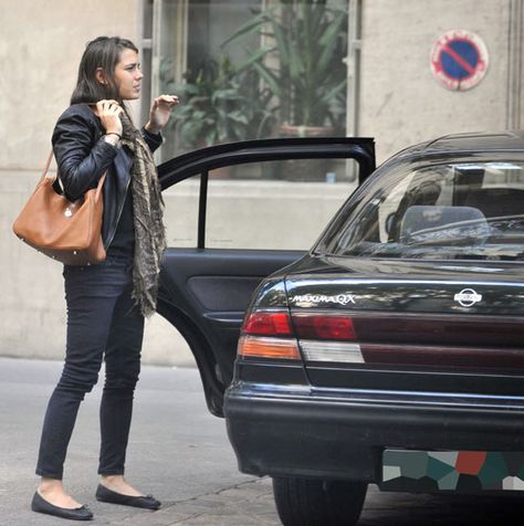 Charlotte casiraghi Hermes Lindy Bag, Hermes Lindy 26, Bianca Brandolini, Lindy 26, Hermes Lindy, Charlotte Gainsbourg, Charlotte Casiraghi, Princess Grace, Autumn Clothes