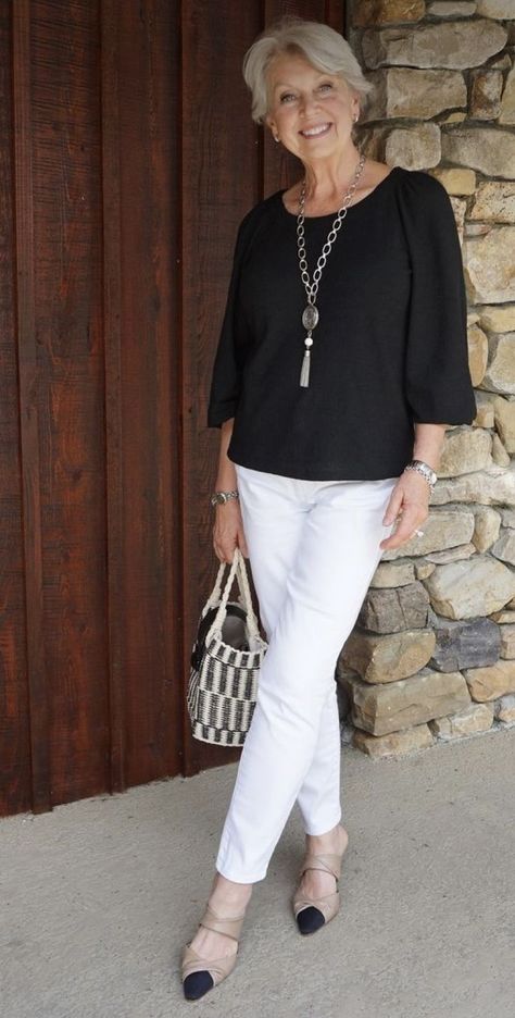 Fashion Over 60 Aging Gracefully Classy, Fashion Over 60 Aging Gracefully, Over 60 Fashion Plus Size, Capsule Wardrobe Women, Fashion Over 60, Over 60 Fashion, Older Women Fashion, Moda Chic, 60 Fashion