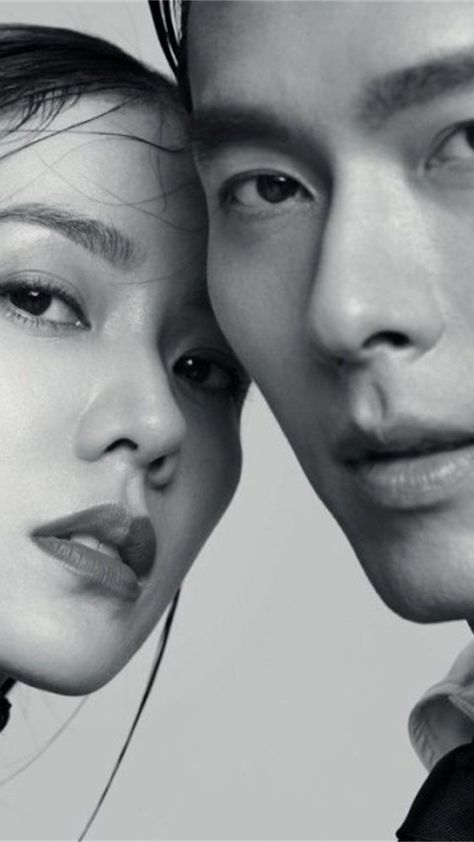 Korean Couple Photoshoot, Son Ye Jin, Couple Poses Reference, 사진 촬영 포즈, Hyun Bin, Korean Couple, Vogue Korea, Pre Wedding Photoshoot, Kdrama Actors