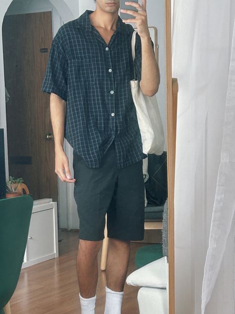 Grunge Guy Outfits Summer, Mens Indie Fashion Summer, Men’s Summer Outfit Aesthetic, 90s Mens Summer Fashion, Night Time Photoshoot Ideas Men, Indie Male Outfit, 90s Summer Outfits Men, Indie Male Fashion, Grunge Summer Outfits Men