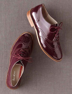 Love the color and all about the brogue right now Metallic Brogues, Brogues Shoes, Boden Usa, Women Brogues, Latest Shoe Trends, Brogue Shoes, Crazy Shoes, Pretty Shoes, Shoe Lover