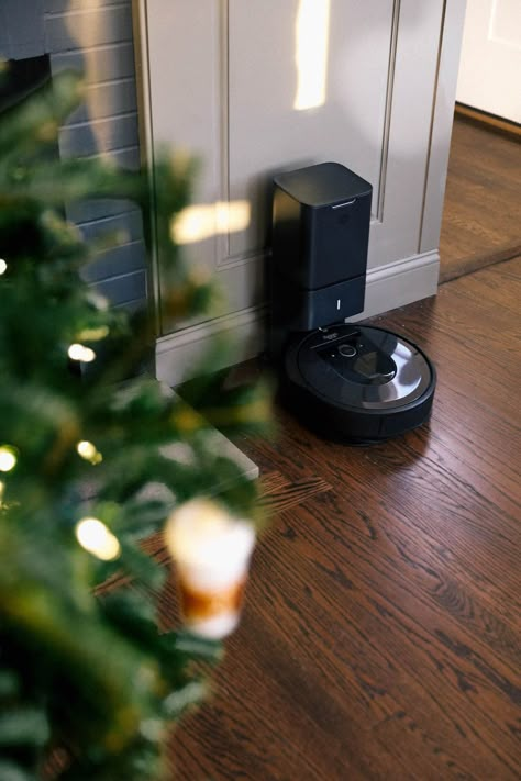 England Lifestyle, Roomba Vacuum, Product Advertising, Bedroom Upgrade, Future Bedroom, Christmas Shoot, Speed Cleaning, Irobot Roomba, Vacuum Accessories