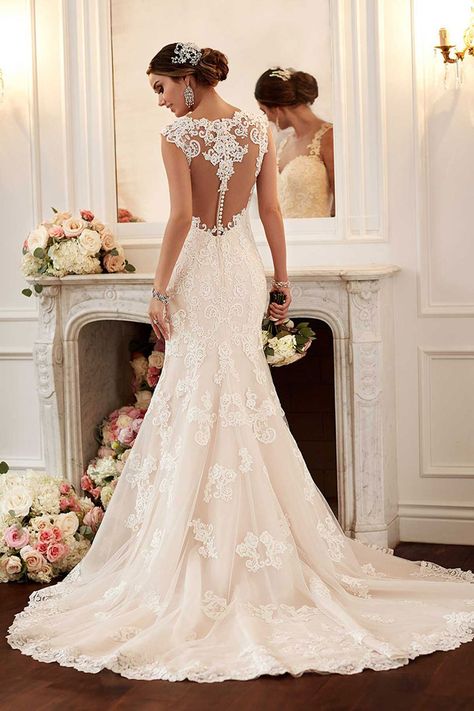 Wedding gown by Stella York Wedding Dresses Lace Vintage, Wedding Dresses Vintage Princess, Stella York Wedding Dress, Spring Wedding Dress, Wedding Dresses 2018, Amazing Wedding Dress, Stella York, Trendy Wedding Dresses, Lace Wedding Dress Vintage