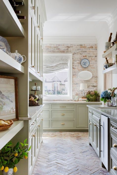 French Farmhouse Kitchen, French Oak Flooring, French Farmhouse Style, Modern French Country, French Style Homes, Timeless Interiors, Timeless Kitchen, Fixer Upper Style, French Country Kitchen