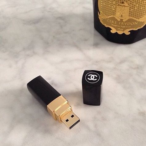 Chanel USB// Chanel Lipstick, Usb Keys, Lipstick Case, Pen Drive, Usb Drive, Usb Stick, Cool Stuff, Chanel Black, 8 Bit