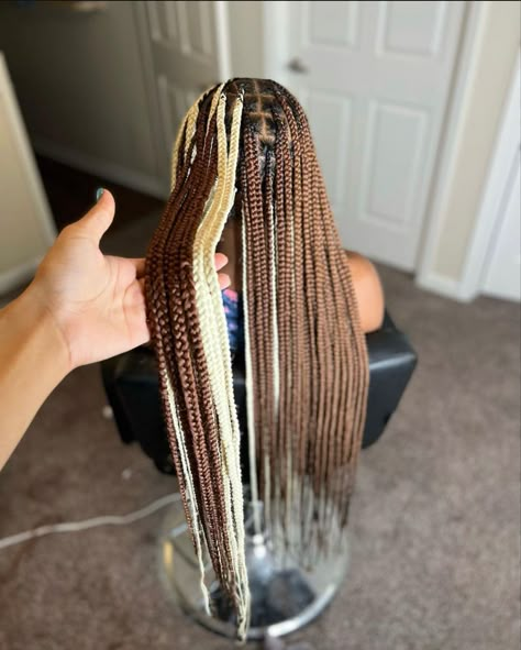 Brown And White Peekaboo Braids, Brown And Blonde Peekaboo Braids, Boxer Braids Hairstyles, Brown Box Braids, Peekaboo Hair Colors, Braids Tutorial, Brown And Blonde, Lemonade Braids Hairstyles, Quick Braids