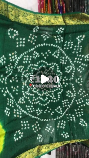 Bandhej saree Bandhani Blouse Work, Bandhani Saree Look, Bandhani Blouse, Saree With Price, Fashion Sarees, Bandhani Saree, Green Hand, Blouse Work, Saree Look