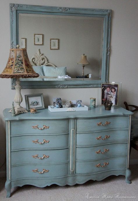 Adore this Duck Egg dresser and mirror Blue Chalk Paint, Furniture Rehab, Paint Projects, Distressed Furniture, Chalk Paint Furniture, Refurbished Furniture, Duck Egg Blue, Robins Egg Blue, Furniture Restoration