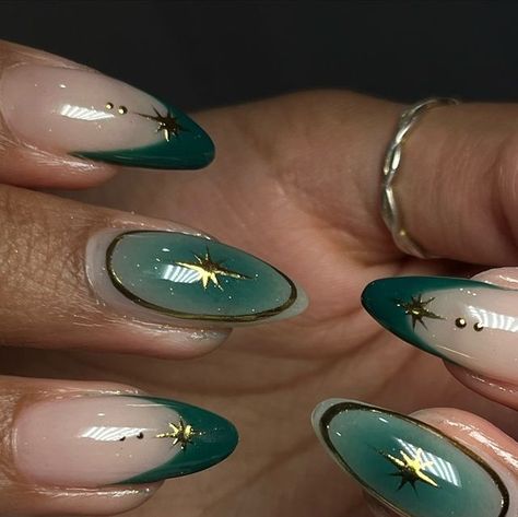 Lynlyn Nails LLC | Gainesville, FL | Licensed Nail Specialist on Instagram: "✨Emerald Envy✨  ✨This is builder gel on her natural nails ✨basic art 🤩 💓Book me through the link in my bio 💖Accept new clients 🤩  #gainesvillenailtech #UFnails #nailart #gainesvillefl #nailsofinstagram #gelXnails #nailstagram #buildergel  #airbrushnails#chromenails"