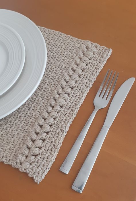 CROCHET PLACE MAT – Free Pattern Crocheted Placemats, Chunky Crochet Throw, Crochet Fall Decor, Modern Haken, Crochet Bed, Retro Crochet, Crochet Placemat, Crochet Placemat Patterns, Men Scarf