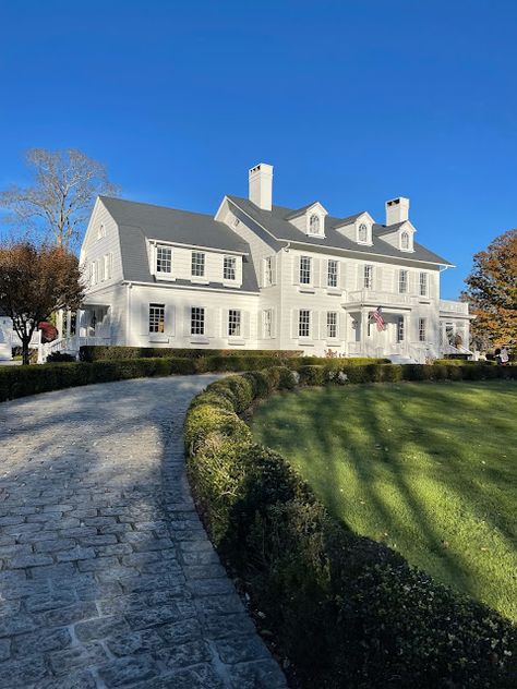 White Big House, Hampton House Exterior, Preppy Houses, Hamptons Home Exterior, Big White House, Hampton Mansion, Hamptons Mansion, The Hamptons Houses, Hamptons Architecture