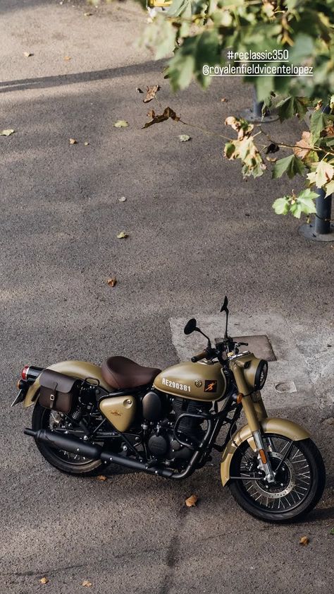 Re Classic 350, Royal Enfield Aesthetic, Royal Enfield Classic 350cc, Classic 350 Royal Enfield, Royal Enfield Wallpapers, Bullet Bike Royal Enfield, Jimny Suzuki, Enfield Classic, Enfield Motorcycle