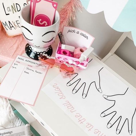 We loved seeing this sweet set up by @siennassunnies using our nail salon printables today! 💅🏻 Sign in or Sign up to print yours! 🎉 link in bio 😉 Salon Pretend Play, Salon Dramatic Play, Kids Nail Salon, Spa Party Activities, Kids Pamper Party, Printable Play Money, Play Printables, Salon Party, Dramatic Play Printables