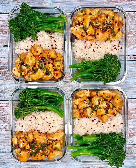 General Tso’s Chicken 🥡🍚🥢 *MEAL PREP RECIPE* General Tso’s is my all time favorite takeout but also probably one of the highest calories and points. It’s no wonder I love it so much. 🤣 Weight Watchers Points 👉🏼 9 Calories 👉🏼 328 Protein 👉🏼 19g For complete nutritional info and ingredients head over to my website! Link in my bio. Meal prepping is what holds yourself accountable and makes you successful! Do it for YOU.🫵�🏼 📚 Check out my Cookbook where I share 50 of my fav recipes!👩🏼‍🍳 Fol... Chicken And Rice Bowls, Chicken Rice Bowls, General Tso, Weight Watcher Dinners, Protein Meal, Macro Meals, Healthier Eating, Chicken Bites, Chicken And Rice