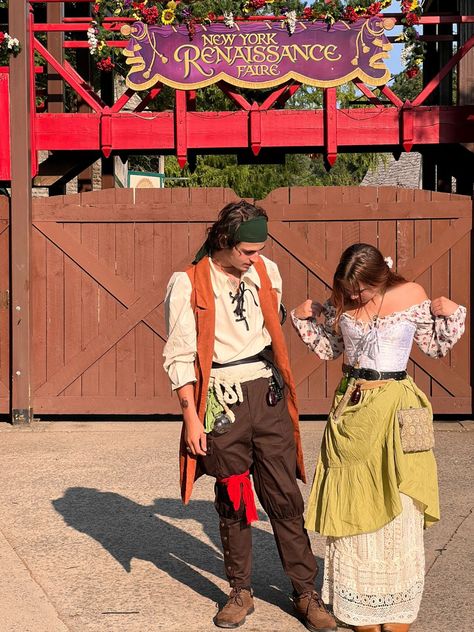 Rein Faire Outfits Men, Casual Ren Faire Outfit Men, Male Ren Faire Costume, Ren Faire Men, Masc Ren Fair Outfit, Ren Faire Outfits Men, Ren Fest Outfits, Rein Fair, Renfaire Outfit