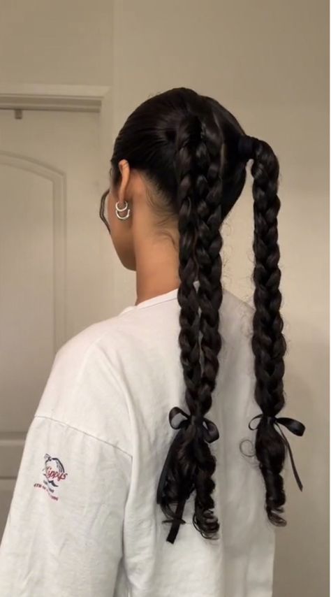 Κούρεμα Bob, Fishtail Braid, Ribbon Hairstyle, Hairdos For Curly Hair, Hair Stylies, Hair Stylist Life, Hair Inspo Color, Volleyball Hairstyles, Hairstyles For School