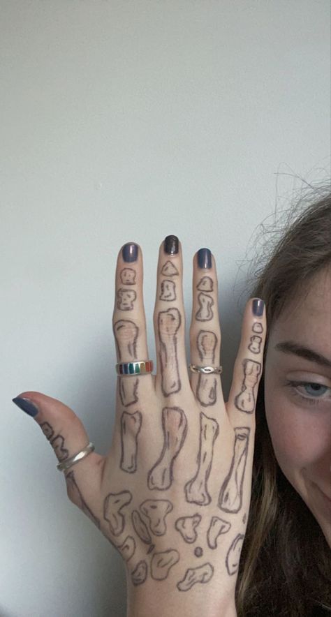 Finger bones😌 Finger Bone Tattoo, Finger Bones, Dumbest Tattoos, Finger Art, Bone Tattoos, Finger Tattoos, Tattoo Idea, Tatting, Tattoo Ideas