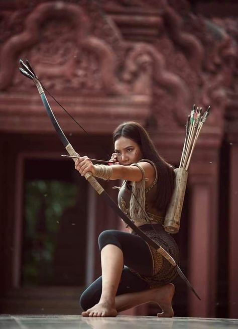 Archery Poses Reference, Archery Reference, Khmer Warrior, Archery Photography, Archer Pose, Archery Poses, Archery Women, Bow Pose, Life Drawing Reference