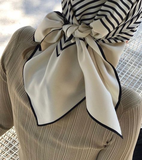 totême on Instagram: “Dress code #toteme” Scarf Photography, Hair Scarf Styles, Head Scarf Styles, Mode Abaya, Hijabi Style, Hijab Fashion Inspiration, Hair Wraps, Scarf Design, Spring Trends