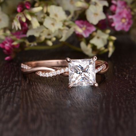 Engagement Rings Rose Gold Princess Cut, Princess Cut Engagement Rings Gold, Accent Engagement Ring, Rose Gold Princess, Square Engagement Rings, Engagement Rings Twisted, Princess Cut Moissanite, Engagement Rings Princess, Moissanite Solitaire Ring