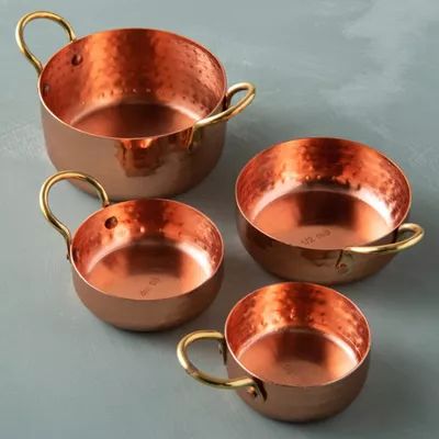 The Best Copper Pans, Pots, and Kitchen Tools to Own Right Now Gold Measuring Cups, Copper Measuring Cups, Non Toxic Cookware, Royal Kitchen, Copper Utensils, Ceramic Cookware, Copper Handles, Copper Kettle, Copper Pans