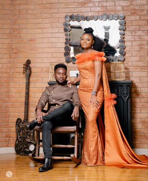 Engagement outfit inspiration Outfit Couple, Orange Gown, Gown Outfit, Photography Outfits, Brown Photography, Couple Style, Orange Outfit, Engagement Outfits, Traditional Attire