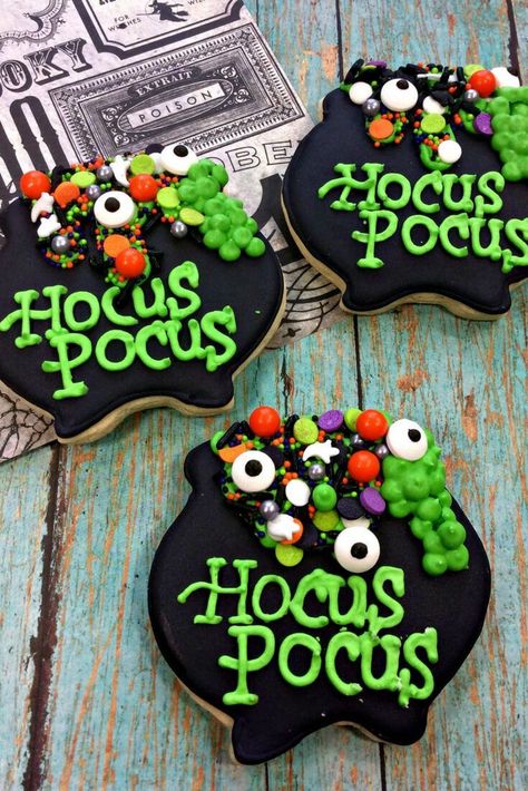 Hocus Pocus Potion, Ice Cookies, Halloween Sugar Cookies Decorated, Halloween Food Ideas, Postres Halloween, Kids Halloween Food, Hocus Pocus Party, Halloween Punch, Dulces Halloween