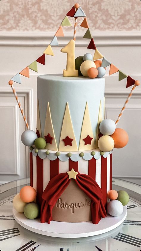 Circus Carnival Cake, Circus Birthday Cupcakes, Circus First Birthday Cake, Carrousel Birthday Party Ideas, Carnival Theme Cake 1st Birthdays, Circus Themed Birthday Cake, Carnival First Birthday Party Boy, Carnival Cake Ideas, First Birthday Circus Theme